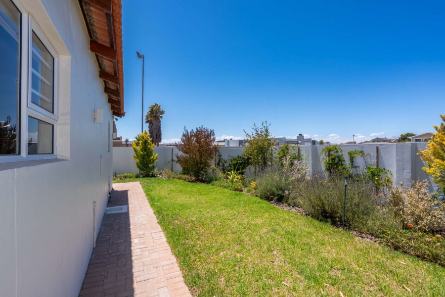 3 Bedroom Property for Sale in Middedorp Western Cape